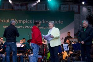 Fahne zurückgeben, Special Olympics Tag 3