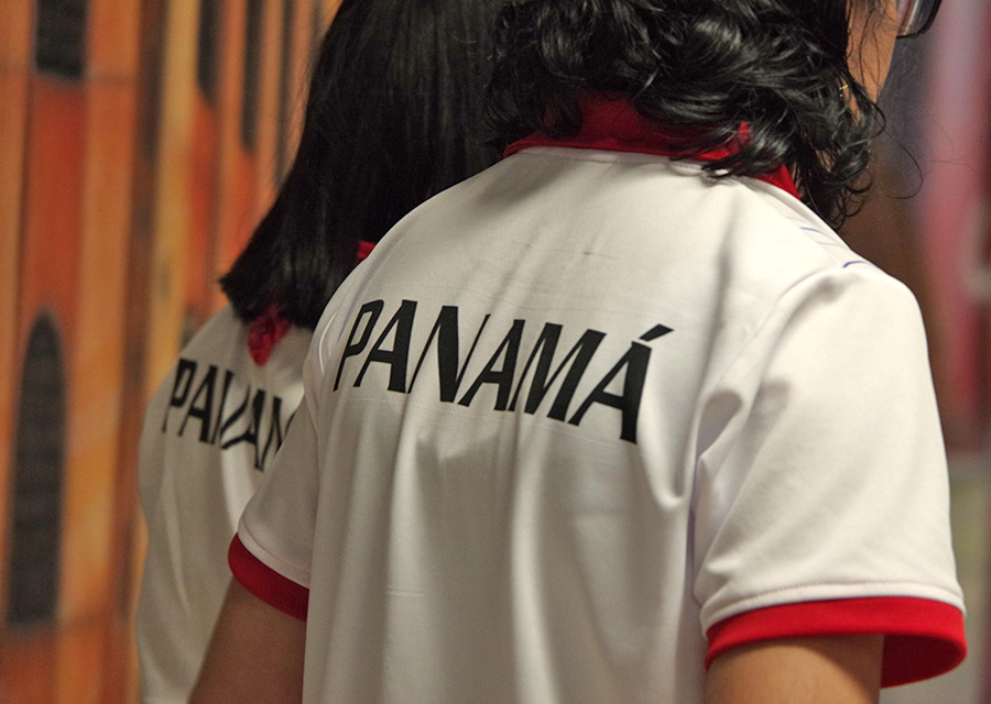 zwei T-Shirts: Panamá